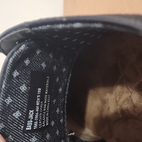 G.H Bass -Jack Navy Blue wingtip size 10. - Picture 11 of 16